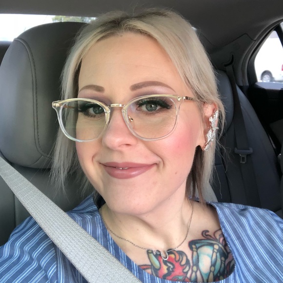 Meet your Posher, Jennifer - Picture 2 of 8